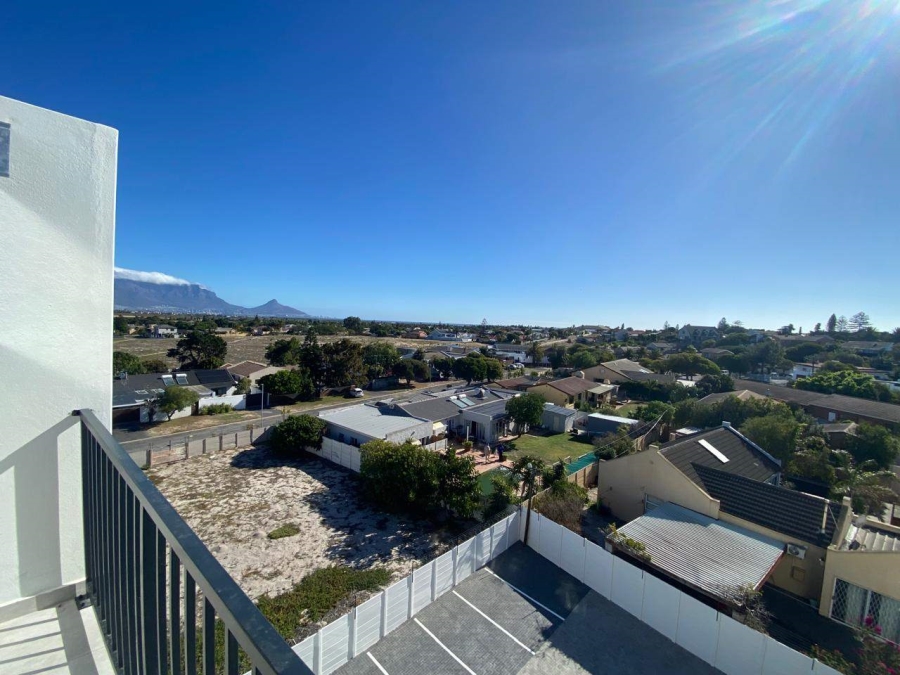 1 Bedroom Property for Sale in Table View Western Cape